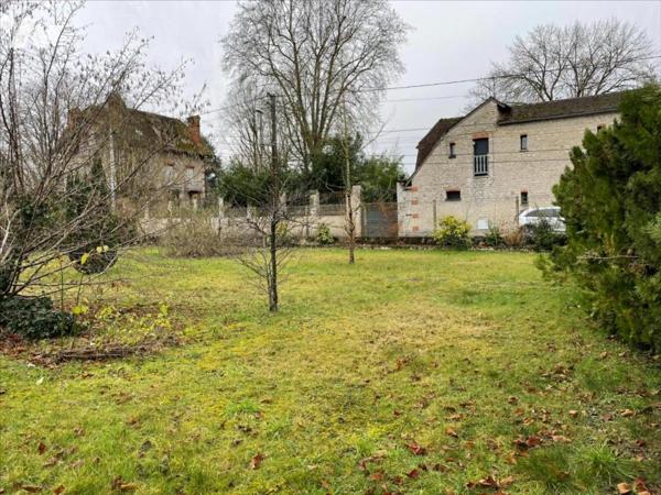 BOURRON MARLOTTE MAISON confortable et lumineuse à remettre au gout du jour
