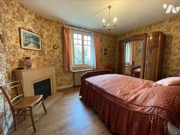 BOURRON MARLOTTE MAISON confortable et lumineuse à remettre au gout du jour