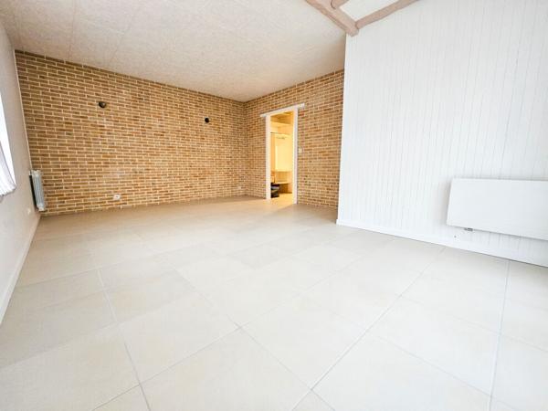 T2 48m² AVEC 3 BALCONS ET PARKING - CERGY LE HAUT