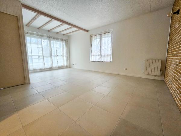 T2 48m² AVEC 3 BALCONS ET PARKING - CERGY LE HAUT