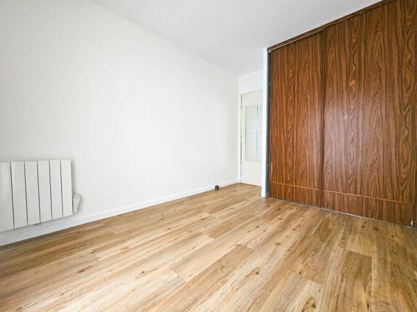 T2 48m² AVEC 3 BALCONS ET PARKING - CERGY LE HAUT