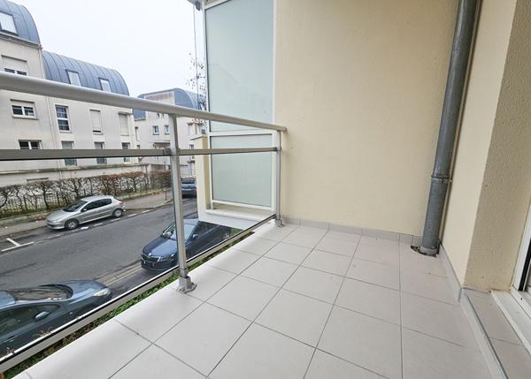 T2 48m² AVEC 3 BALCONS ET PARKING - CERGY LE HAUT