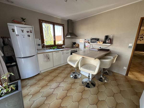 Maison Cournon D Auvergne 8 pièce(s) 208 m2