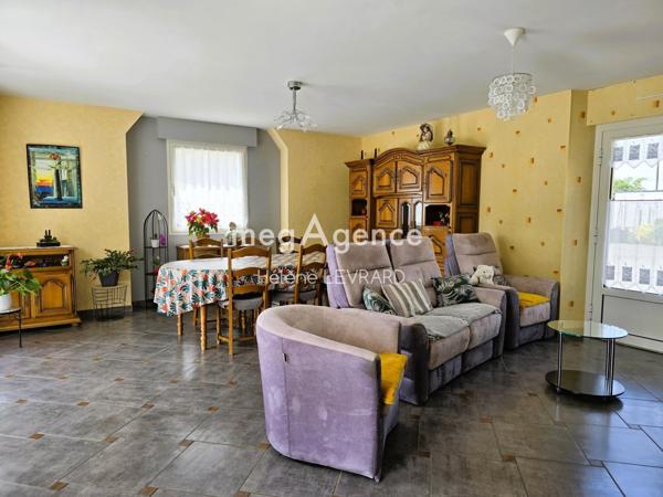 Maison à Évron, 53600 - 7 pièces 149m²