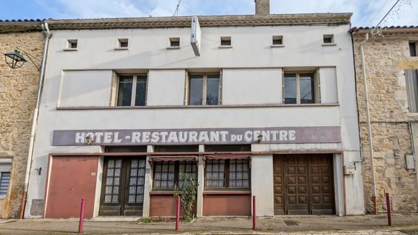 Ancien hôtel-restaurant, nombreuses possibilités de projet!