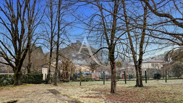 Ancien hôtel-restaurant, nombreuses possibilités de projet!