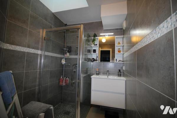 APPARTEMENT LOUE A VENDRE 