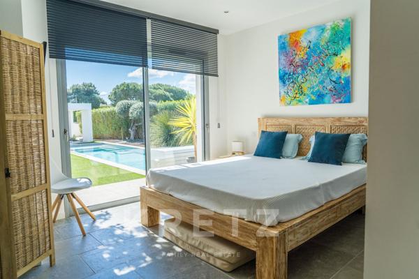 Prestigieuse villa d'architecte en bord de mer