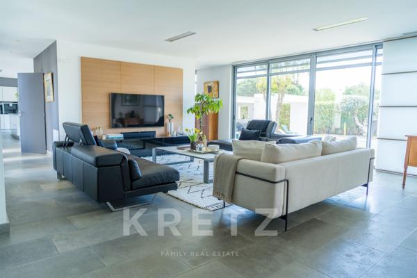 Prestigieuse villa d'architecte en bord de mer