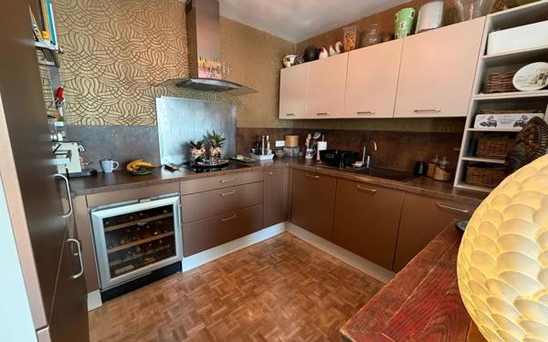 Appartement à vendre    4 pièces • 82,27 m2 Lyon 6