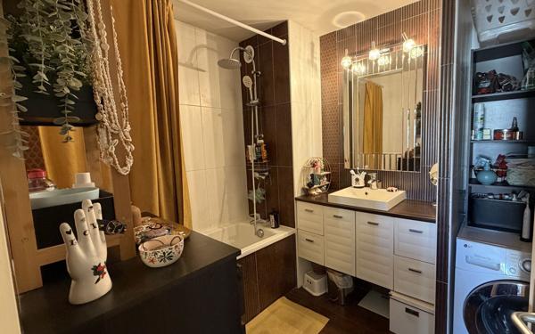 Appartement à vendre    4 pièces • 82,27 m2 Lyon 6