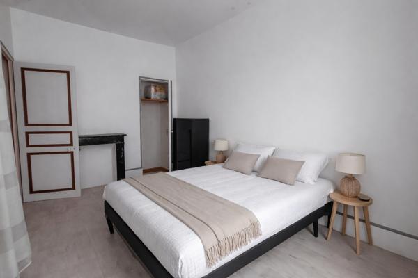 LAVAL - HYPER CENTRE