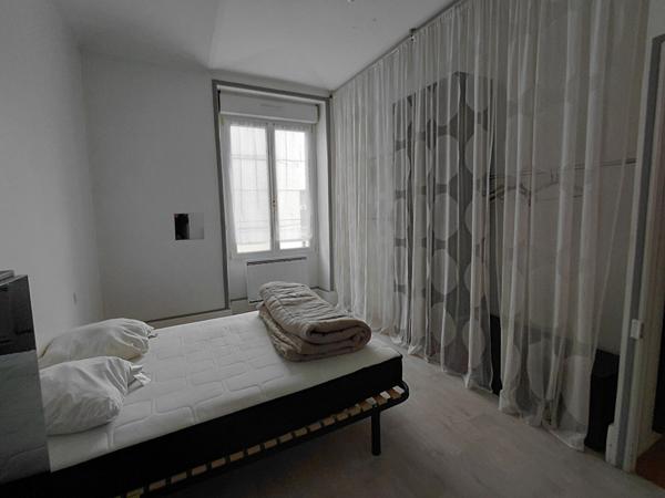 LAVAL - HYPER CENTRE