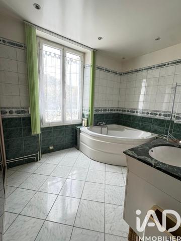 Maison à vendre 9 pièces 220 m² Dammartin-en-Goële