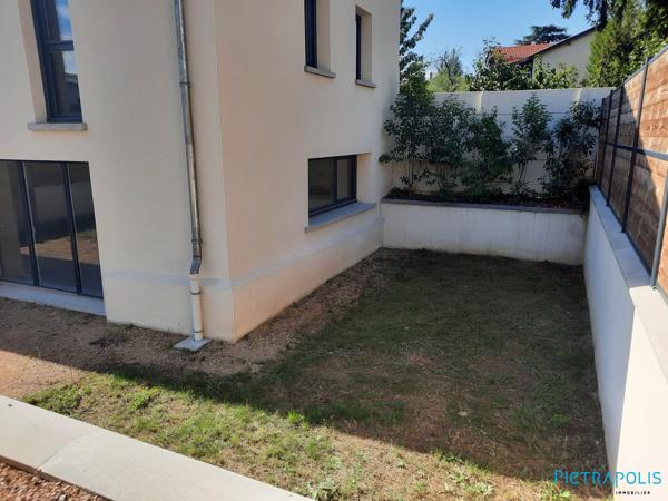 MAISON  sur   Crépieux récente avec jardin à  aménager