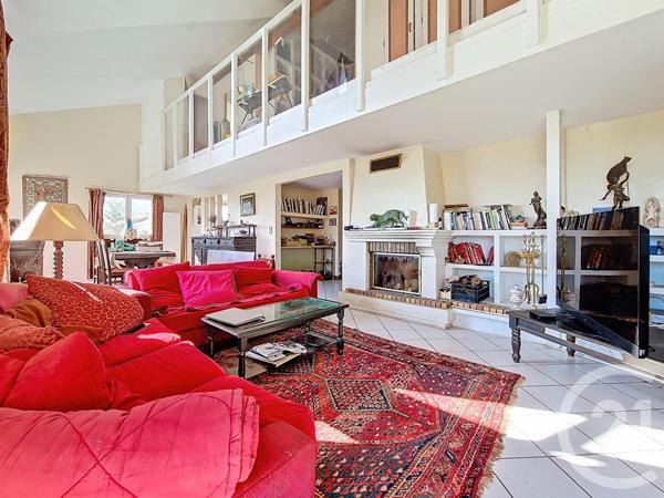 Maison à vendre  7 pièces - 155,15 m2 CHAMALIERES - 63