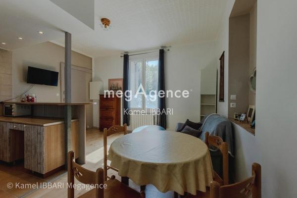 Appartement à LE CHAMBON-FEUGEROLLES, 42500 - 2 pièces 40m²