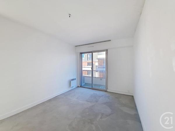 Appartement F5 à vendre  5 pièces - 104,54 m2 MELUN - 77