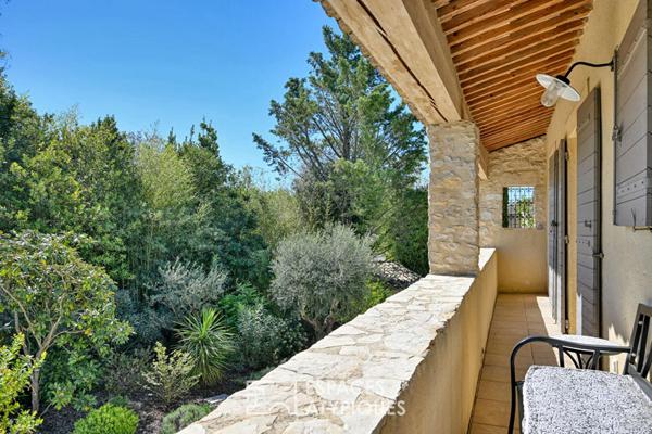 A l’abri des regards, Mas avec jardin et piscine