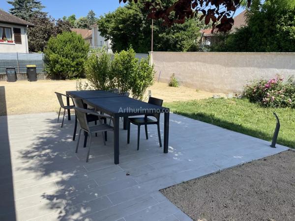Vente                                                      Maison
                        
                     5 pièces                      126 m2                     à Morestel