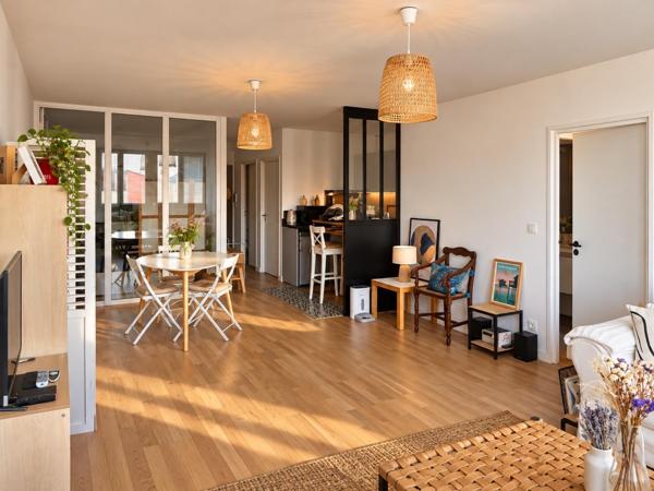 Le Teich centre – T2 bis lumineux avec parking et box