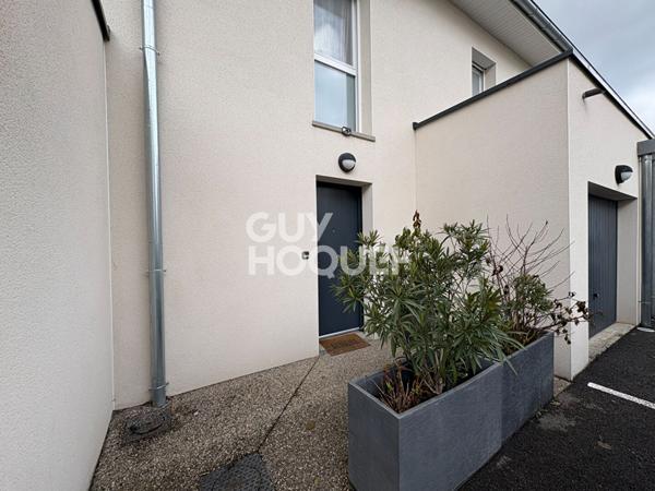 Maison lumineuse de 2019 avec jardin et garage, proche écoles et commerces