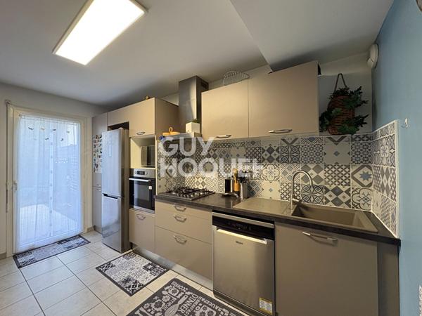 Maison lumineuse de 2019 avec jardin et garage, proche écoles et commerces