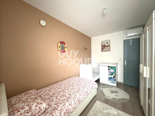 Maison lumineuse de 2019 avec jardin et garage, proche écoles et commerces