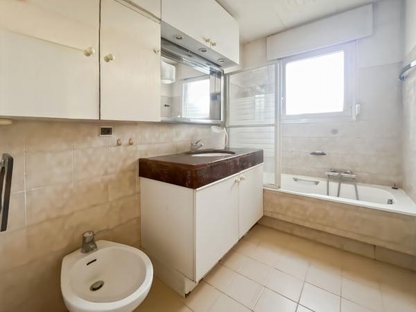 Appartement square Carnot 3 pièces 64.06 m² . BOX ET CAVE