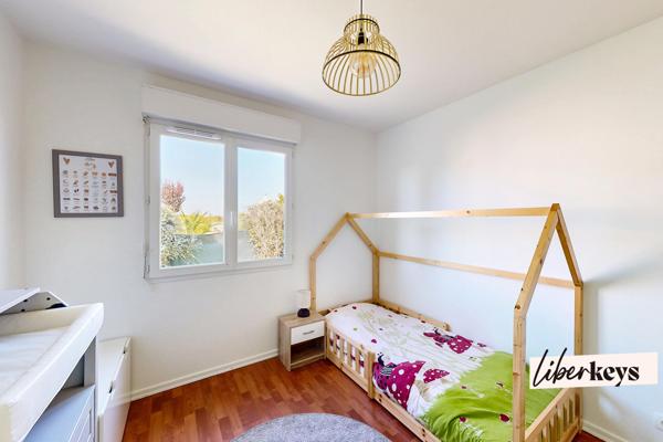 À vendre – Villa de plain-pied avec piscine, 4 chambres et bureau – 15 min de Nantes (Le Bignon)