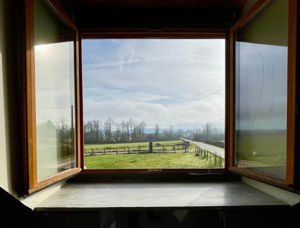 Maison en pierres de 157 m2 avec 2,6 ha de terrain à Courlaoux