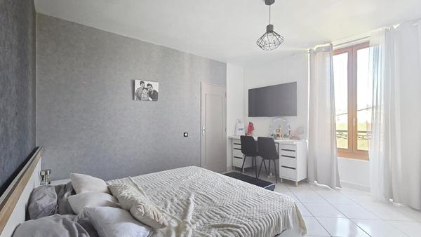 MOIRANS CENTRE-VILLE – T3 de 74m² -VENDU LOUÉ – BALCON ET CAVE