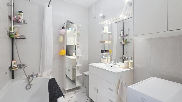 MOIRANS CENTRE-VILLE – T3 de 74m² -VENDU LOUÉ – BALCON ET CAVE