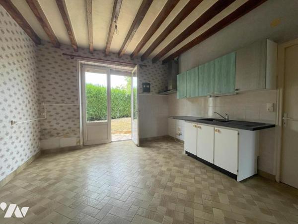 PROPRIETE de 150m² avec nombreuses DEPENDANCES sur environ 4ha de terres sur COURGAINS