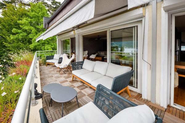 Appartement de Prestige à Veyrier-du-Lac – Vue Panoramique Unique sur le Lac d’Annecy