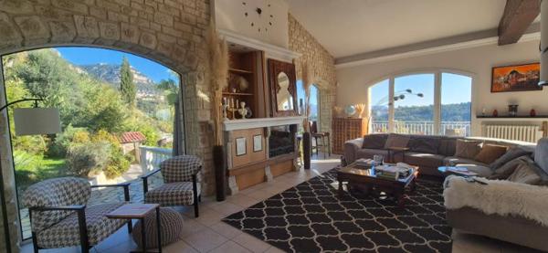 A visiter, villa de 195 m² environ pleine de charme !