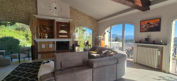 A visiter, villa de 195 m² environ pleine de charme !