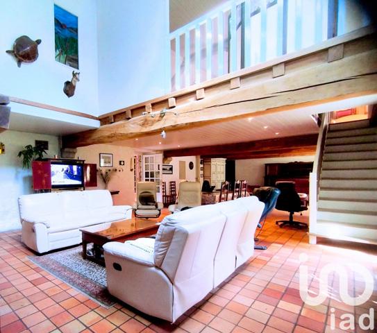 Maison 14 pièces de 483 m² à Plumelec (56420)