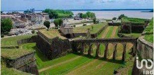 Maison de ville 5 pièces de 124 m² à Blaye (33390)