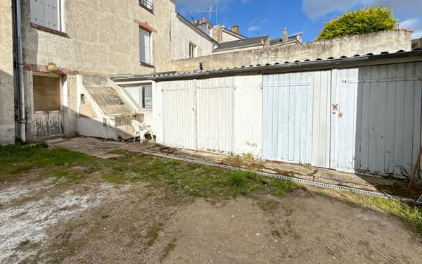 Stationnement à louer    13 m2 Orléans