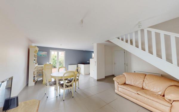 Maison à vendre    4 pièces •  Civrieux