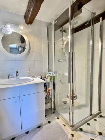 Divonne-les-Bains (01220) Corps de ferme - Prestige, jardin et piscine