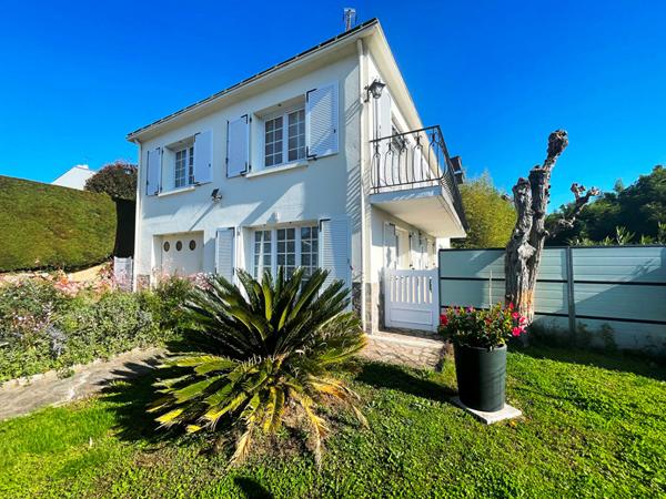 Maison familiale à Coëx (164 m²) avec logement locatif indépendant
