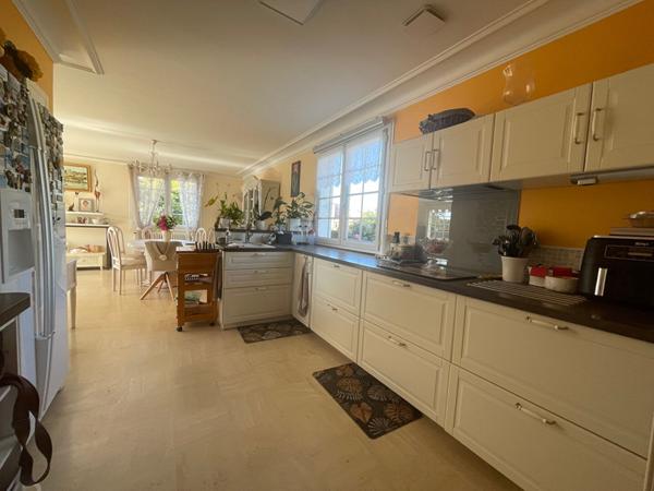 Maison familiale à Coëx (164 m²) avec logement locatif indépendant