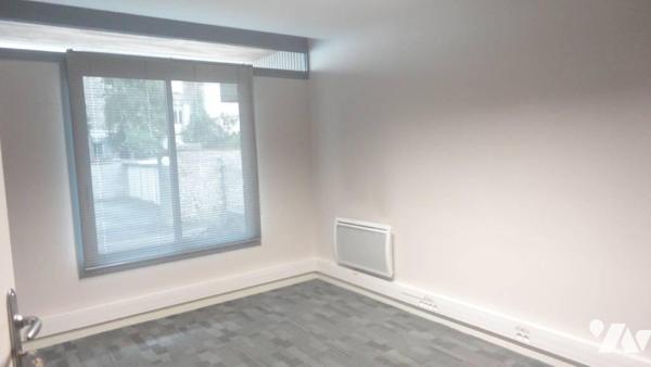 bureaux centre ville parfait état avec 1 place de stationnement