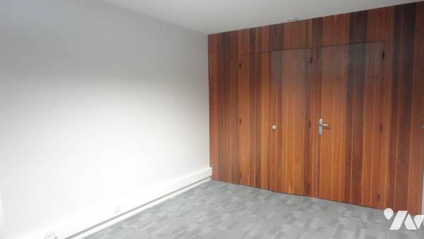 bureaux centre ville parfait état avec 1 place de stationnement