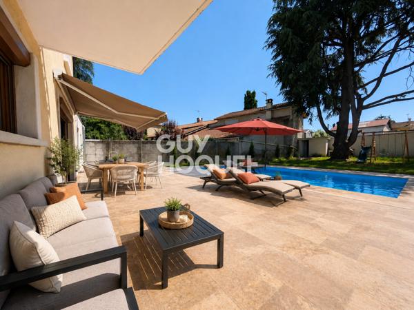 MAISON À VENDRE DE 8 PIÈCES DE 194,00 M²