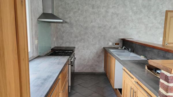 Maison à usage d'habitation de 218m2 et une maison à usage locatif de 36m2