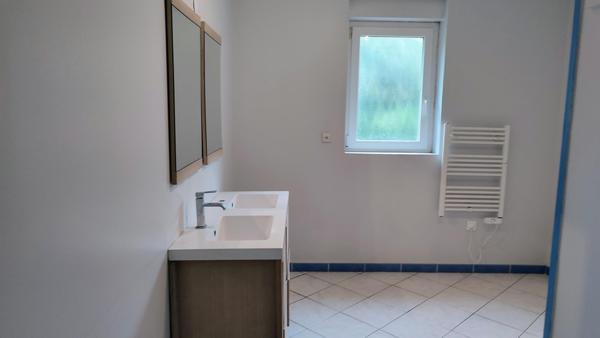 Maison à usage d'habitation de 218m2 et une maison à usage locatif de 36m2