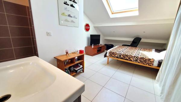 Grande maison au calme, bout d'impasse, grand terrain !